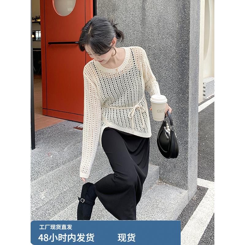 米白色镂空针织吊带连衣裙两件套女春秋巨好看高级感大方得体套装