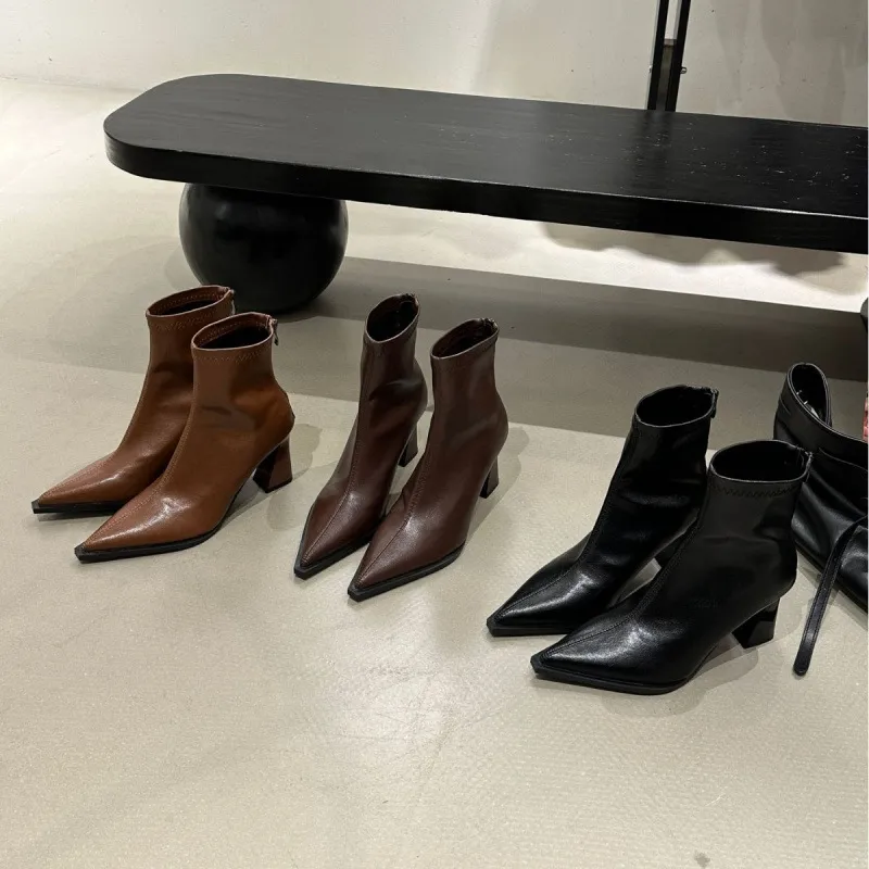 2025法式尖头弹力高跟靴女后拉链气质黑色短靴粗跟时装裸靴