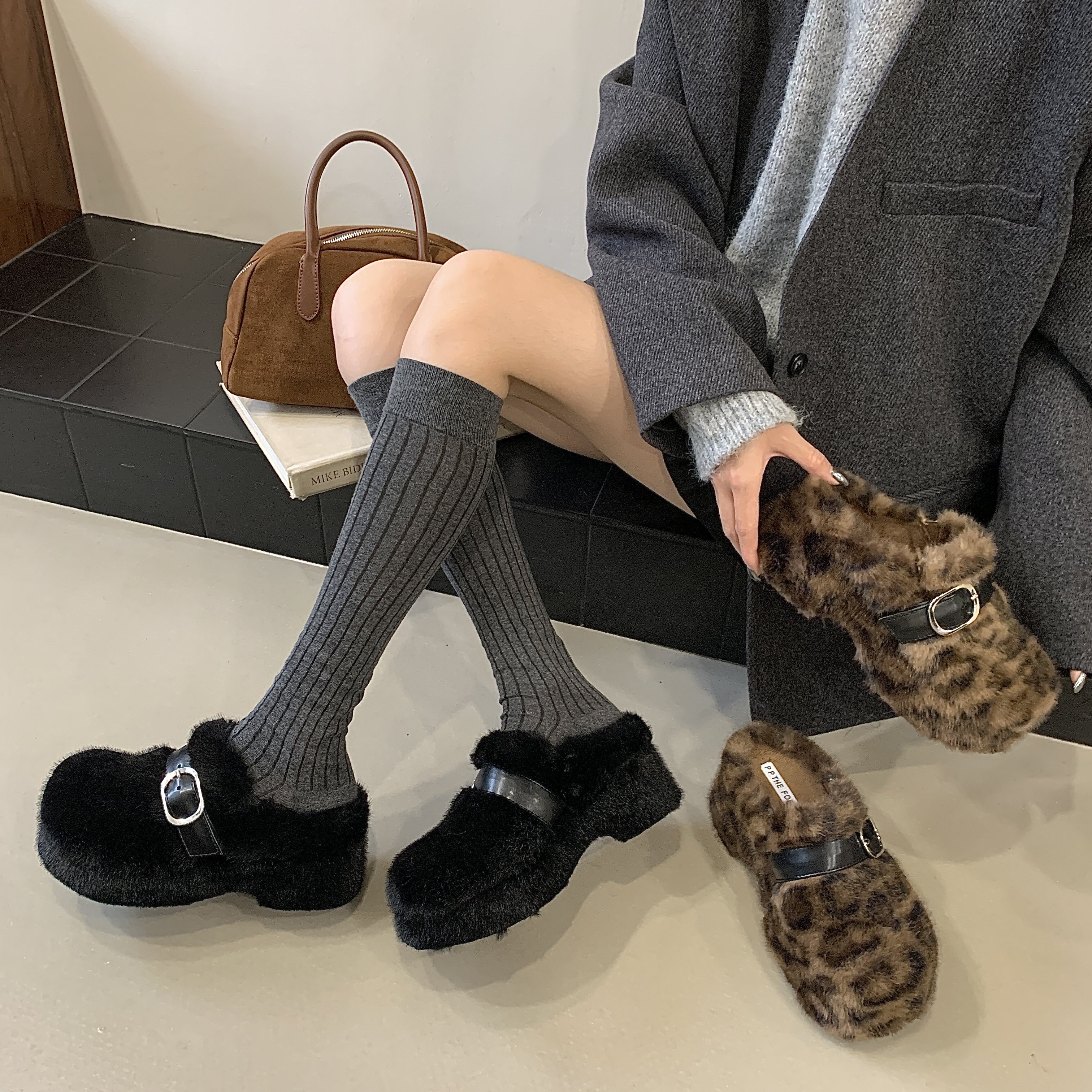 设计感小众豹纹包头半拖毛毛鞋女外穿懒人一脚蹬加绒粗跟穆勒鞋子