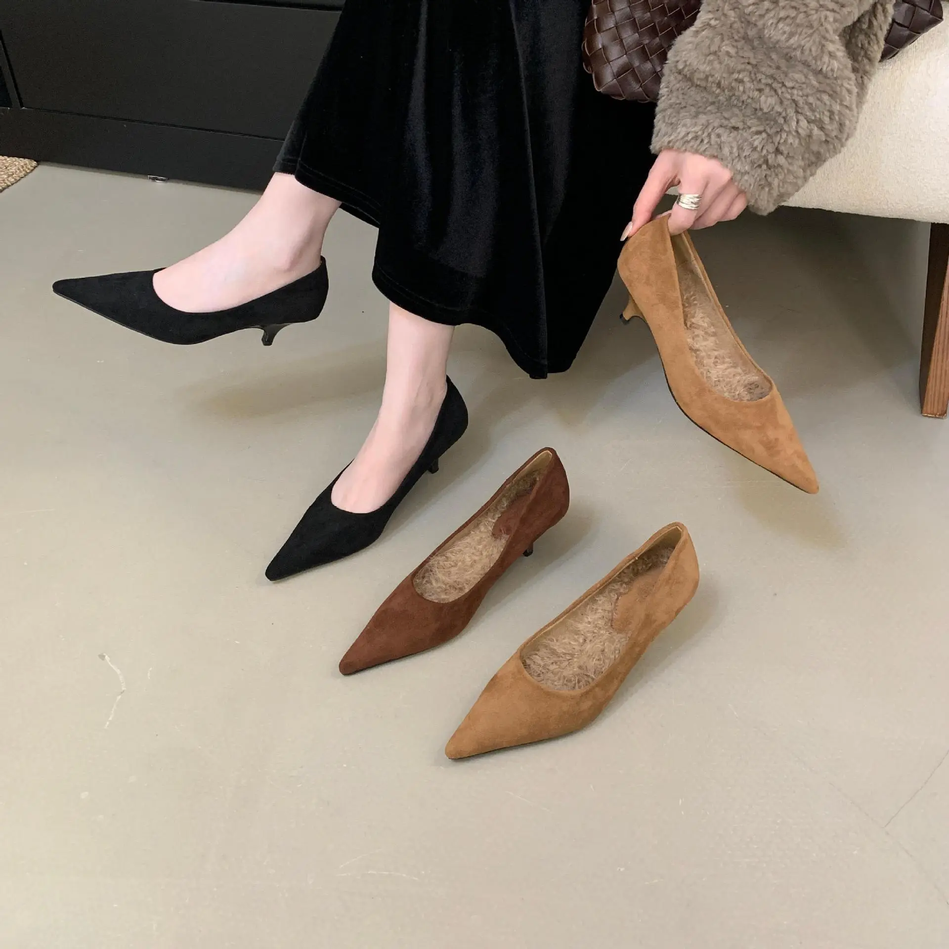 黑色小细跟绒面单鞋女鞋子2025秋冬新款气质百搭法式尖头高跟鞋女