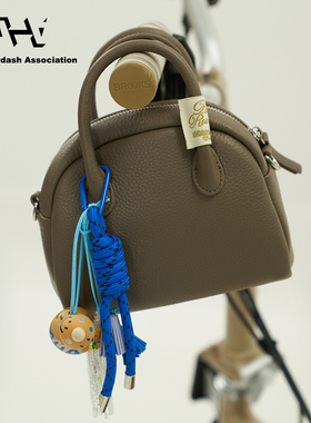 AHA爱侈艾·葫芦串珠流苏挂坠时髦百搭皮质枕头包复古保龄球包