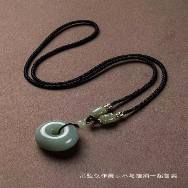 保真和田玉吊坠挂绳平安扣