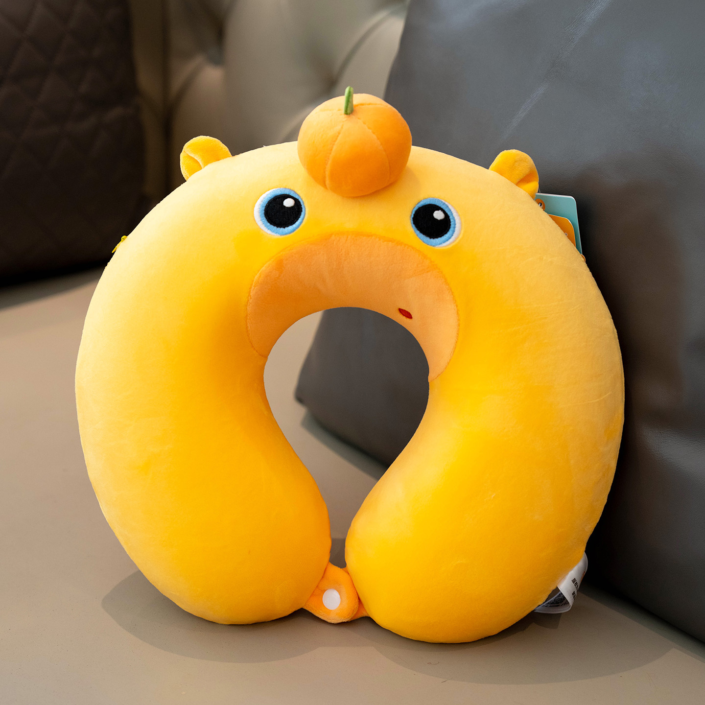 可爱卡通水豚噜噜枕记忆棉护颈枕