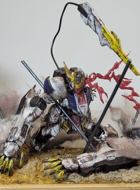 高达模型成品 1：144 HG 巴巴托斯狼王形态最终战场景完成品
