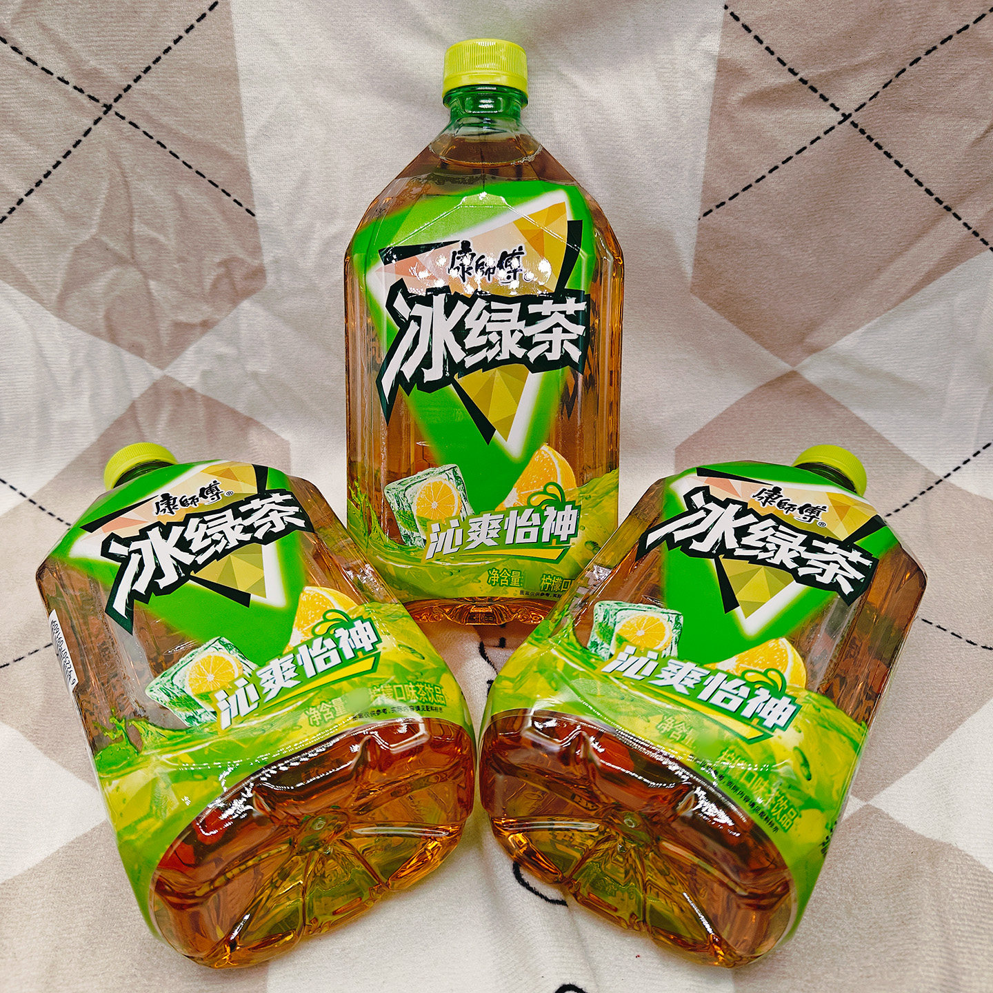 康师傅冰绿茶柠檬口味茶饮料1升瓶装聚会分享解渴解暑年会春节饮