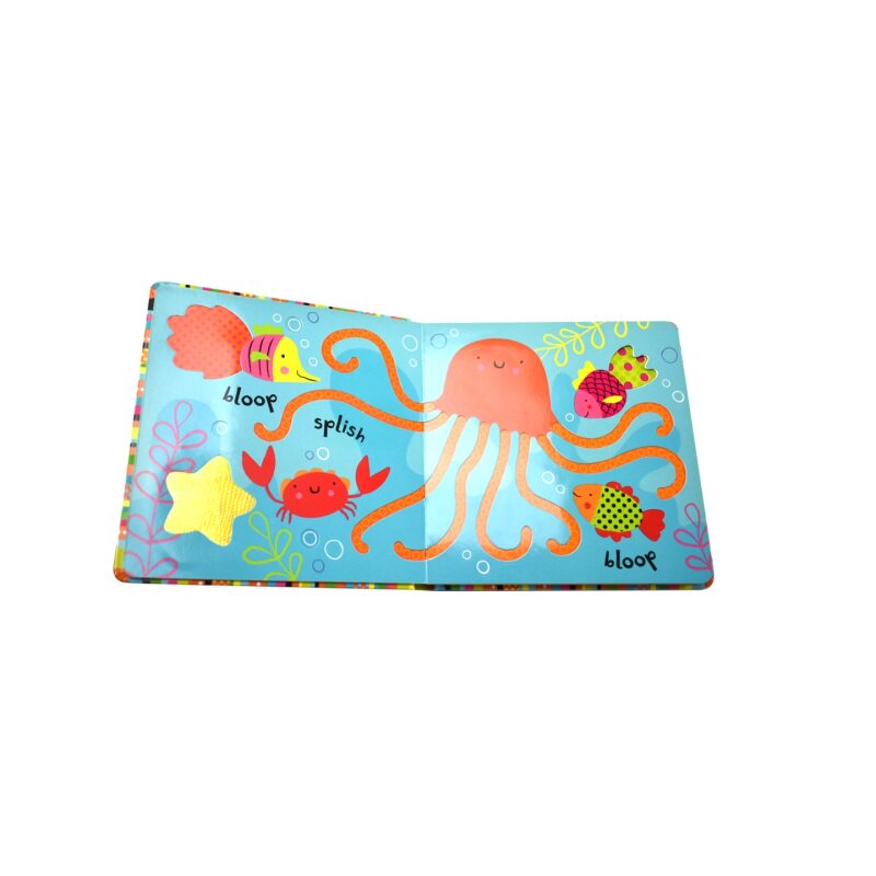 Touch and Feel Farm Book: Usborne Flip Book with Holes - Product image 5