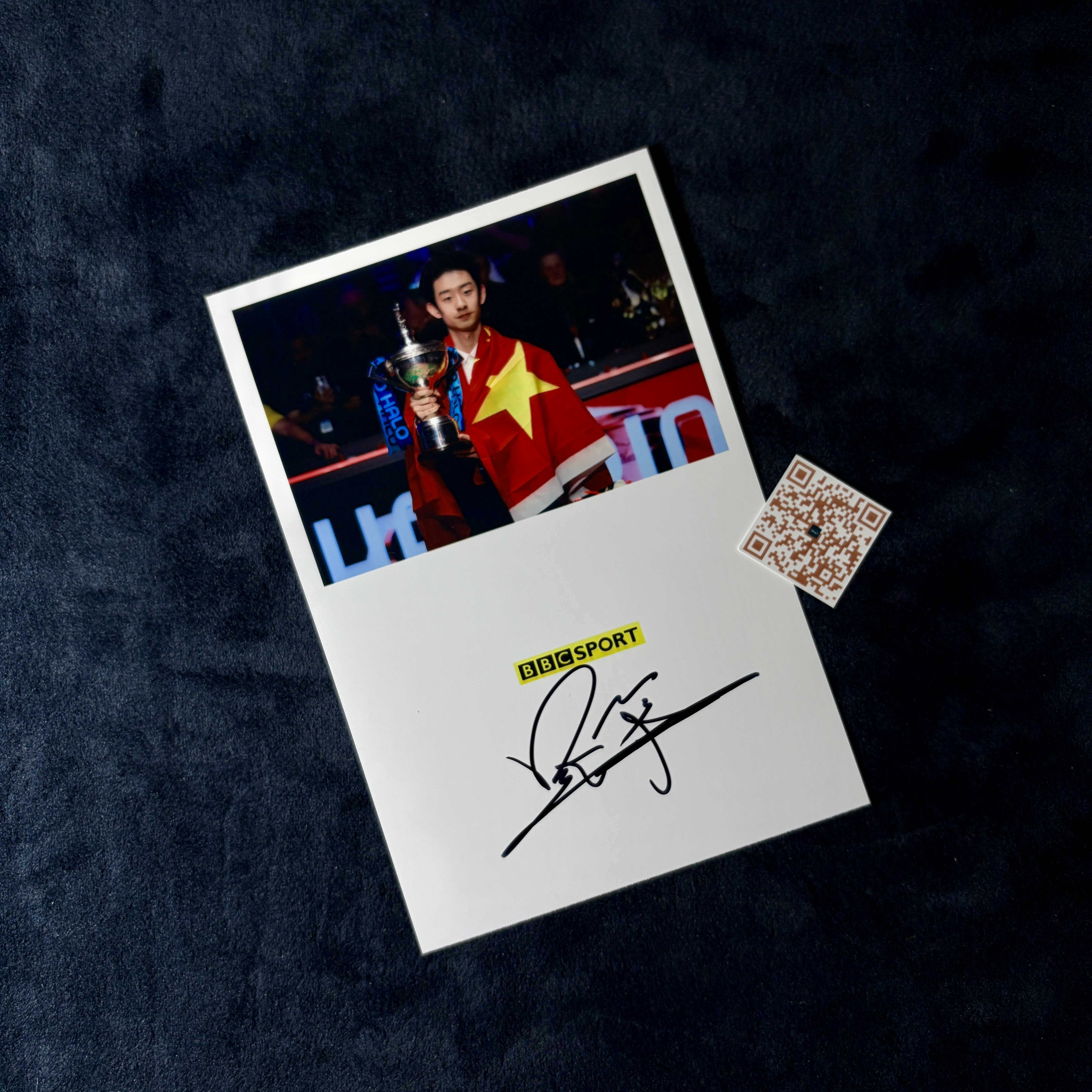 吴宜泽 Wu Yize 2026 斯诺克世锦赛冠军 亲笔签名照片