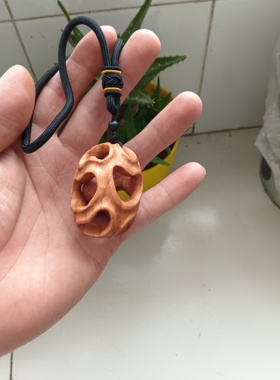 纯手工雕刻正宗老桃木路路通手把件镂空转运珠挂件随身把玩