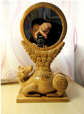 乔家大院犀牛望月镜木雕摆件