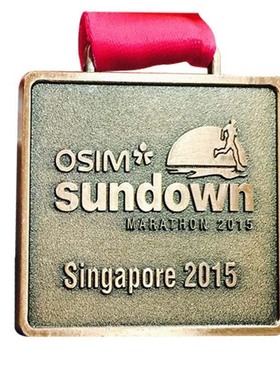 正方形沙底效果大型马拉松奖牌新加坡SUNDOWN仿古奖牌校马奖牌