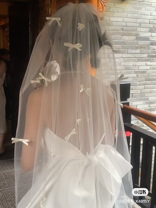 新娘氛围感小蝴蝶结头纱少女感长款头纱外景拍照道具