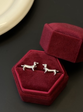 vogueess可爱小狗造型腊肠犬耳环耳钉s925银针小众设计感银色配饰