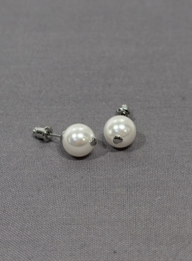 vogueess自制款爱心镶嵌珍珠耳环钉基础时髦百搭配饰日常质感轻奢