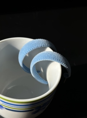 vogueess新品秋丝绒孔雀蓝大耳圈夸张氛围感耳环钉时髦复古款耳饰