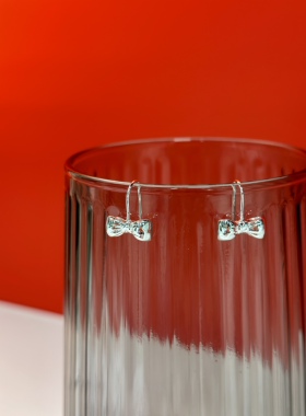 vogueess迷你立体饱满蝴蝶结耳环小众设计复古精致可爱芭蕾风耳钉