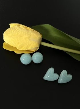 vogueess冰萃薄荷蓝山茶花耳钉环925银针简约设计果冻感清透可爱