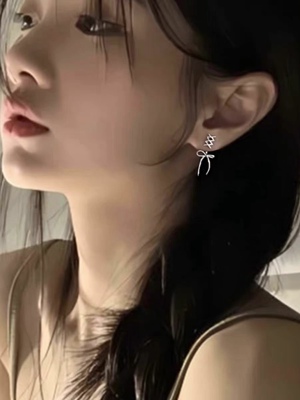 俩种戴法时髦系带蝴蝶结耳环