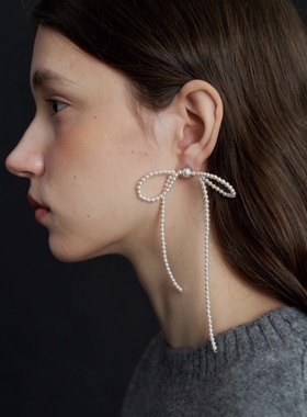 vogueess自制手工编织珍珠蝴蝶结耳钉环夸张时髦款简约精致少女感