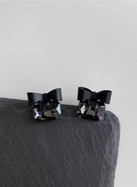 vogueess迪士尼出逃公主黑色彩晶蝴蝶结耳环设计感925银针耳环