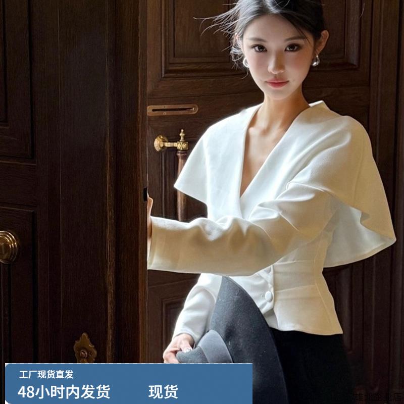 秋季独特漂亮上衣韩系绝美巨好看洋气减龄小众不撞款白色针织衫女