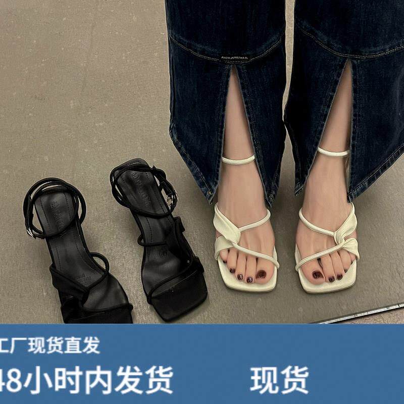 真陂黑色一字带高跟鞋女2025夏季新款气质酒杯跟防滑小众罗马凉鞋