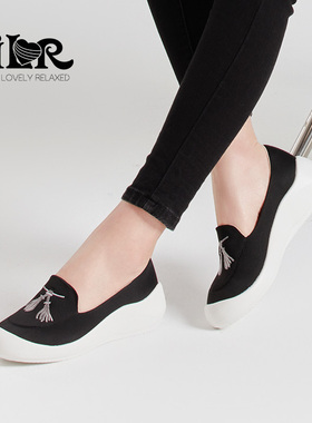 ILR因爱乐诗刺绣舒服乐福鞋女原创复古软底一脚蹬休闲坡跟女鞋