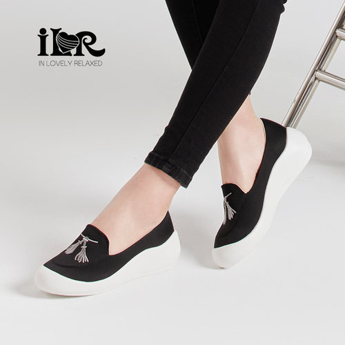 因爱乐诗坡跟刺绣一脚蹬透气女鞋