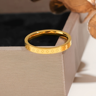 戒指四叶草万花筒光面戒指女轻奢高级感钛钢素圈送女友指