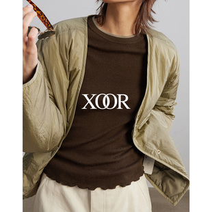 XOOR撞色领圈木耳边针织衫 2025冬女 正肩合身内搭小众轻奢打底衫