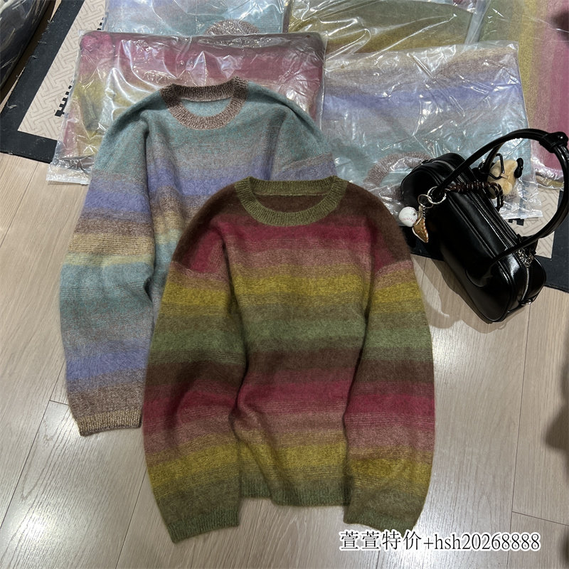 欧洲站2026秋冬新款彩虹条纹渐变色柔软毛衣圆领宽松慵懒风针织衫