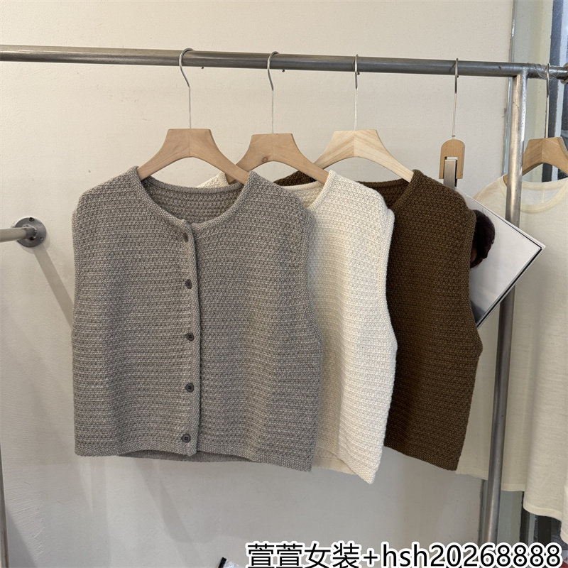 欧洲站2026早秋新款休闲百搭圆领单排扣无袖柔软山羊绒绵羊毛马甲