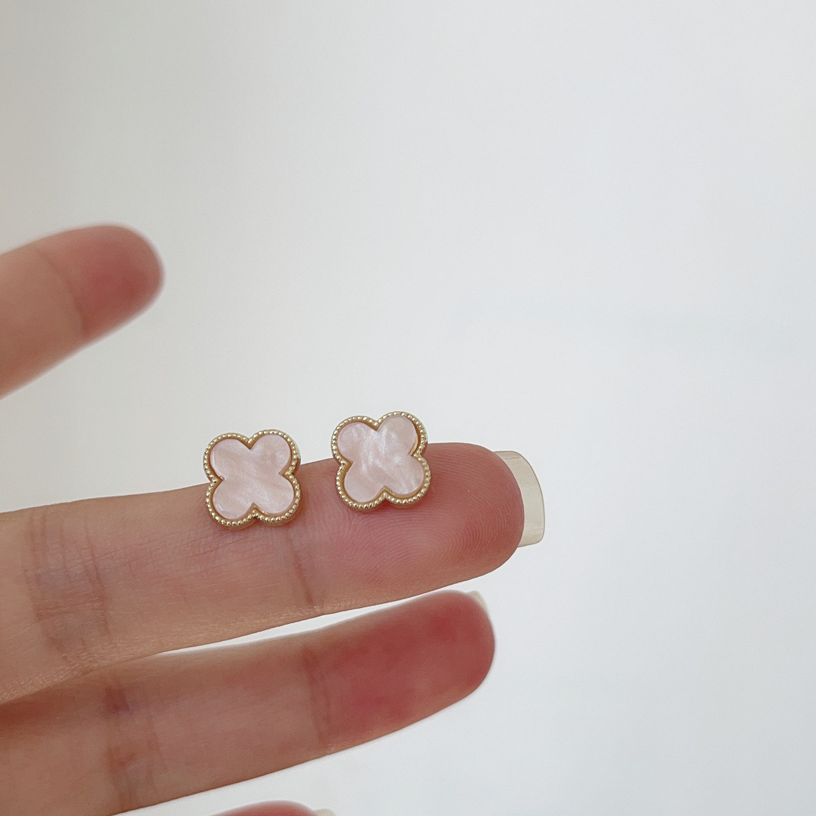 经典四叶草粉色小耳钉女小众设计感简约气质少女耳饰2025新款耳环,饰品/流行首饰/时尚饰品新,耳钉,淘宝优惠券,粉丝福利购,淘宝优惠卷