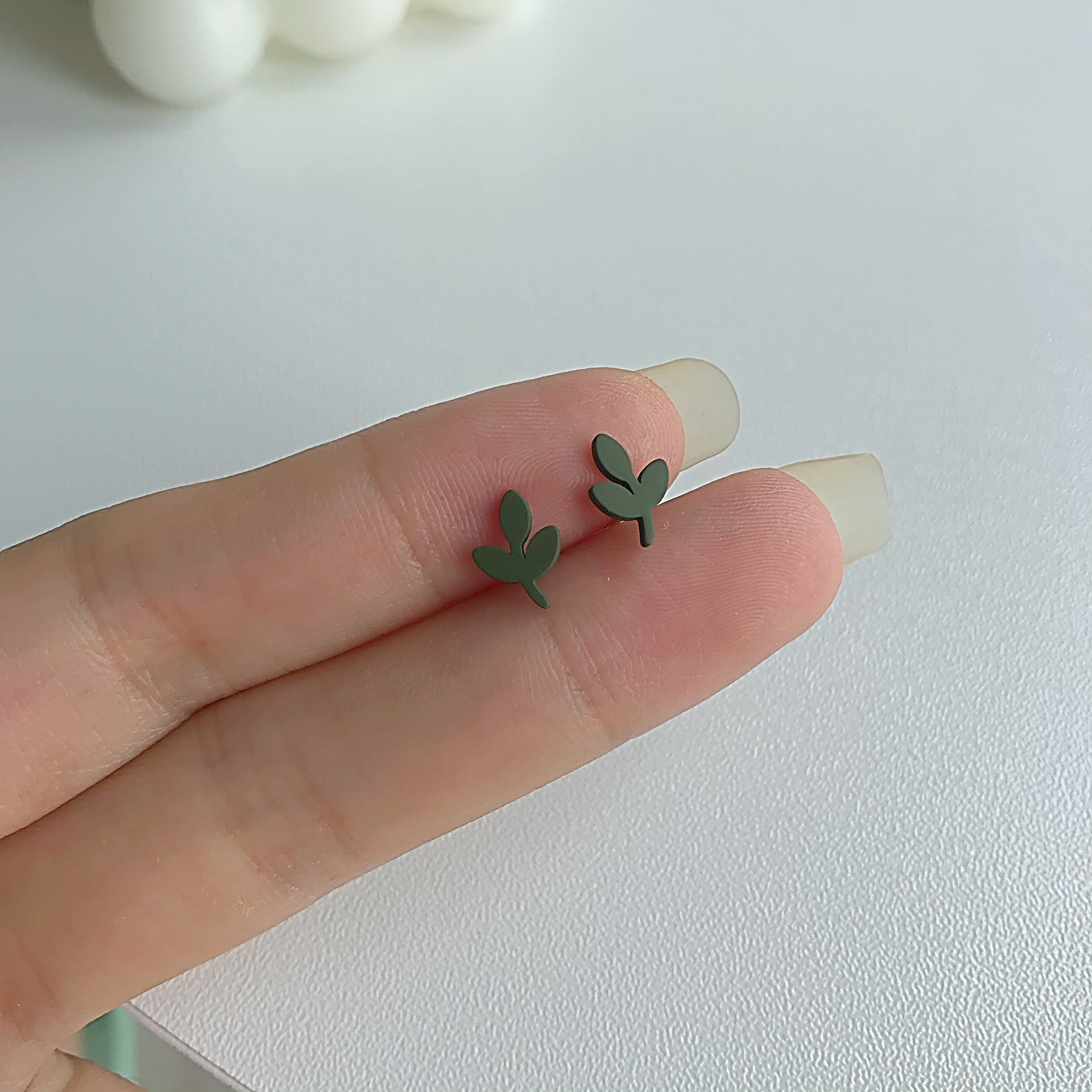 小清新树叶耳钉简约小巧免摘甜美耳饰2025新款潮少女耳环小众耳夹