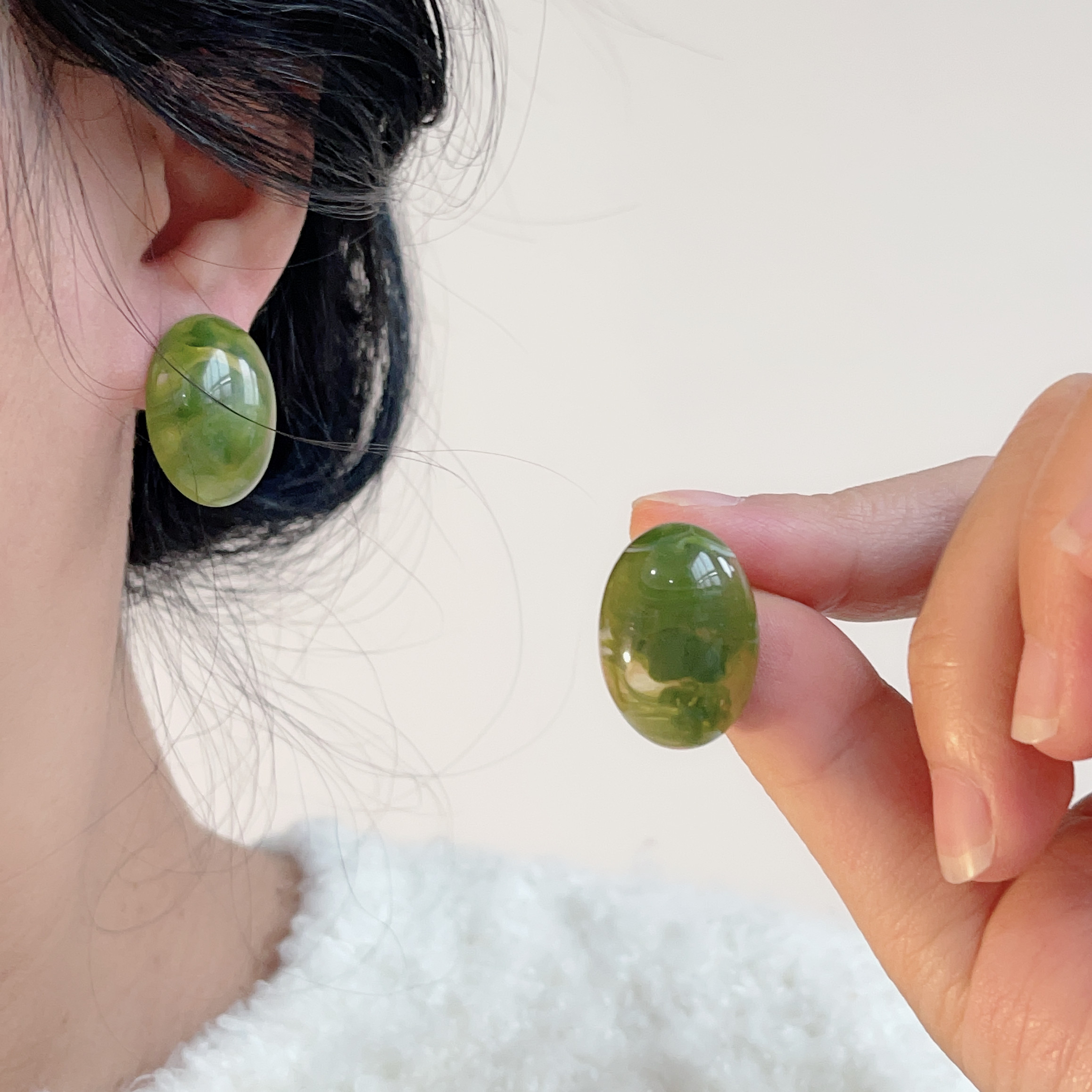 小众设计感绿色几何水滴耳钉港风百搭显白耳环复古简约新款耳饰