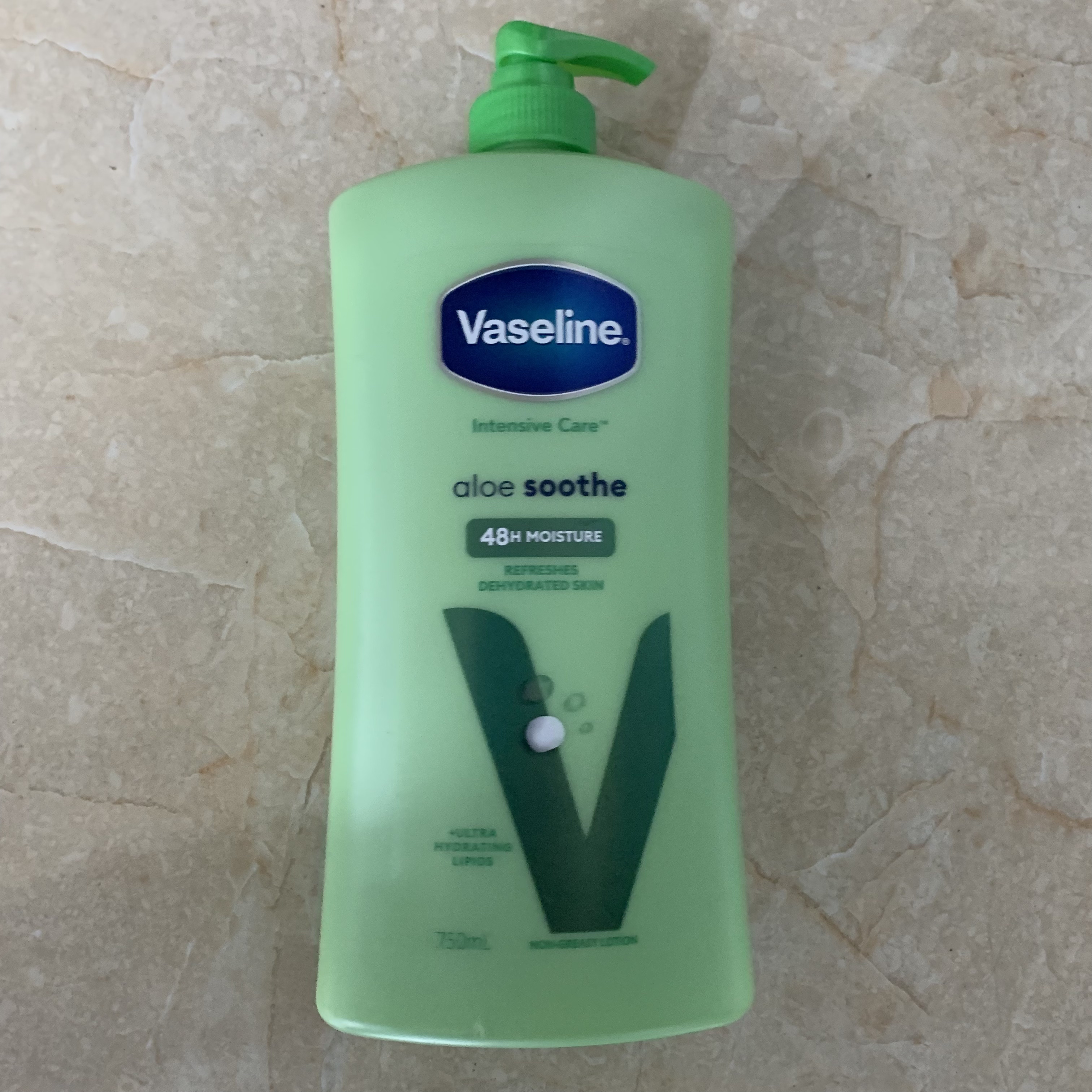 现货澳洲Vaseline凡士林Intensive Care Body芦荟舒缓乳液750ml