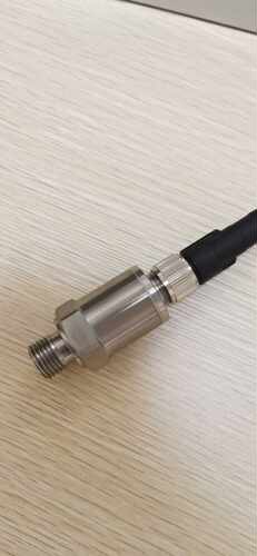 适用于液压设备小巧型压力变送器0-600bar可4-20ma.0-10v压力