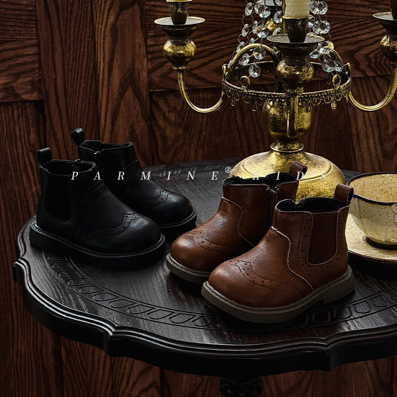 真皮女童马丁靴加绒加厚2026冬季新款女宝宝公主靴子小童小皮靴
