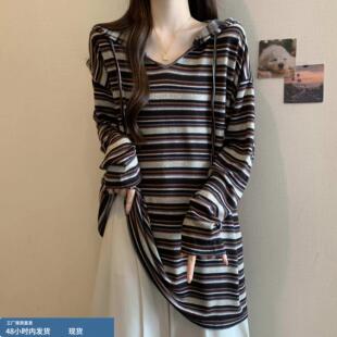 风条纹连帽长袖t恤女士秋季大码胖mm中长款大版宽松遮肚上衣