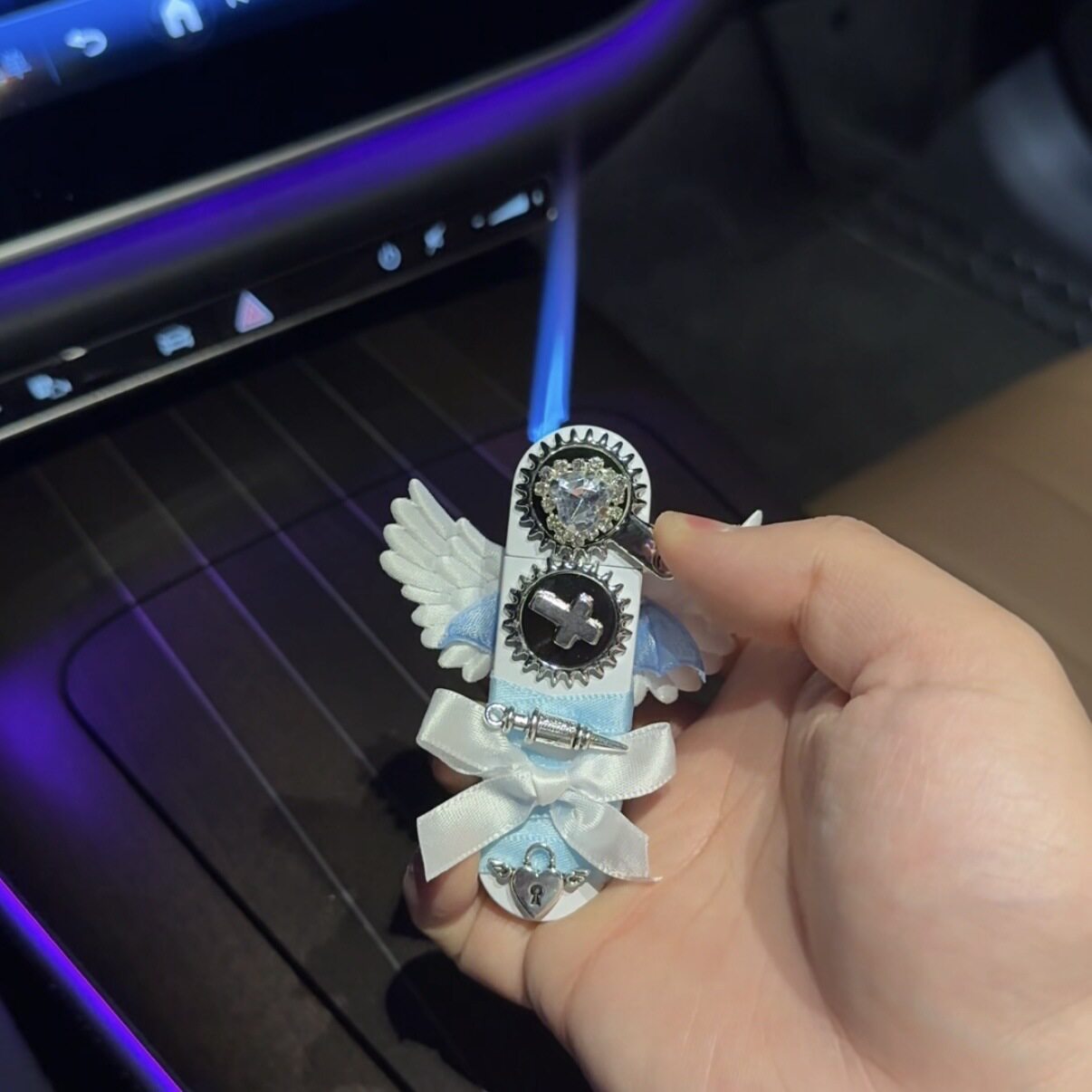 高颜值原创天使防风齿轮充气打火机创意个性蓝色火焰男友闺蜜潮
