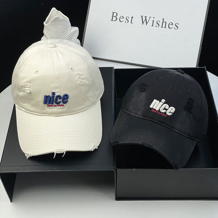 新款韩版破洞棒球帽男女字母刺绣鸭舌帽百搭遮阳帽高品质软顶帽子