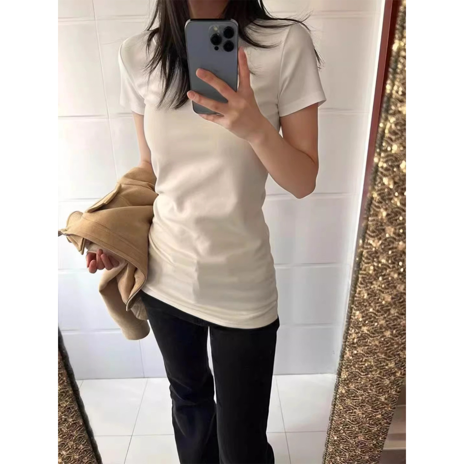 夏季白色纯棉修身圆领短袖T恤图片