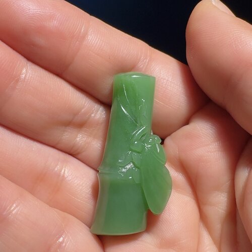 和田玉碧玉一鸣惊人节节高挂件7号矿老坑料菠菜绿颜色漂亮重9克