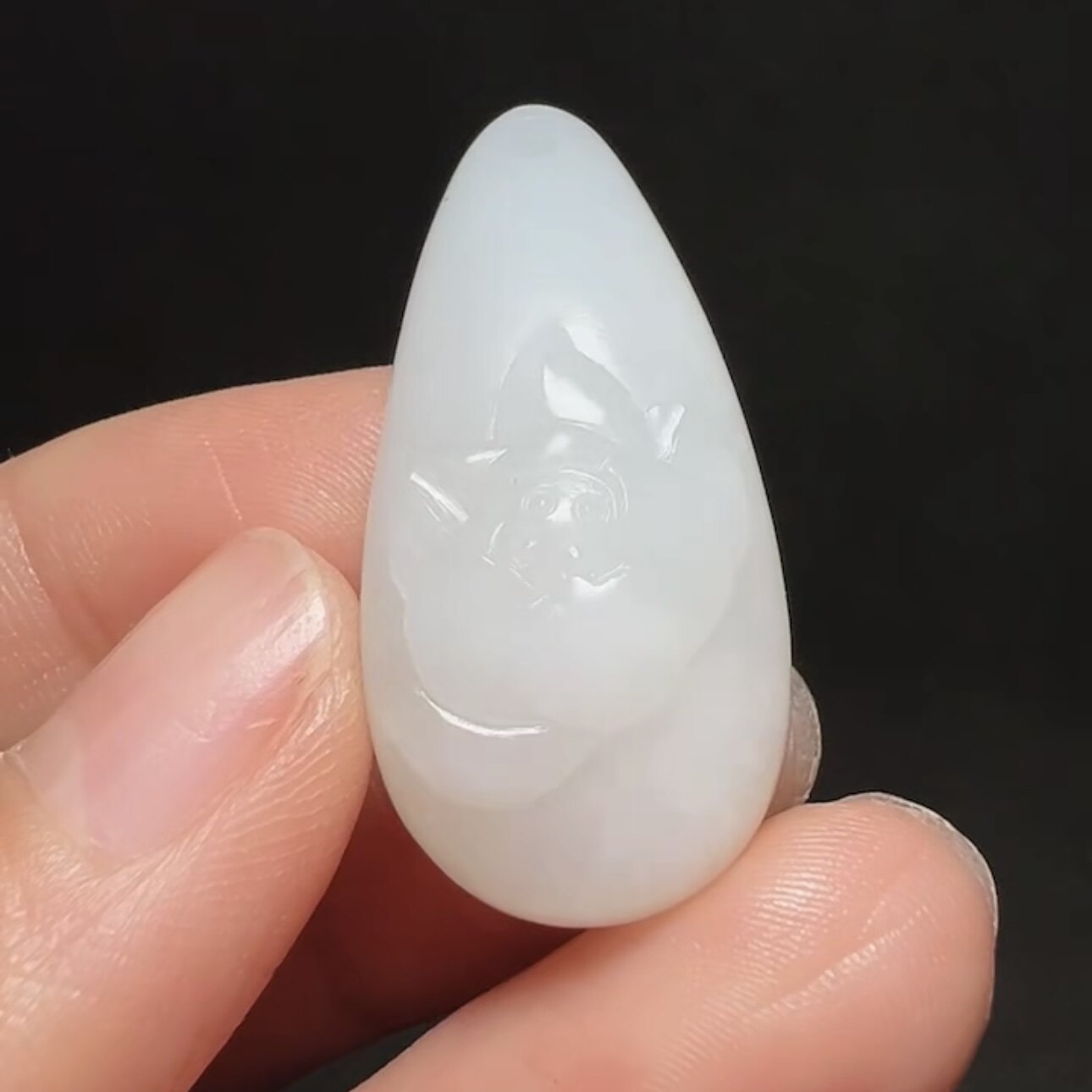 新疆和田玉白玉籽料莲花水滴型吊坠一品清廉白度一级 密度好精美