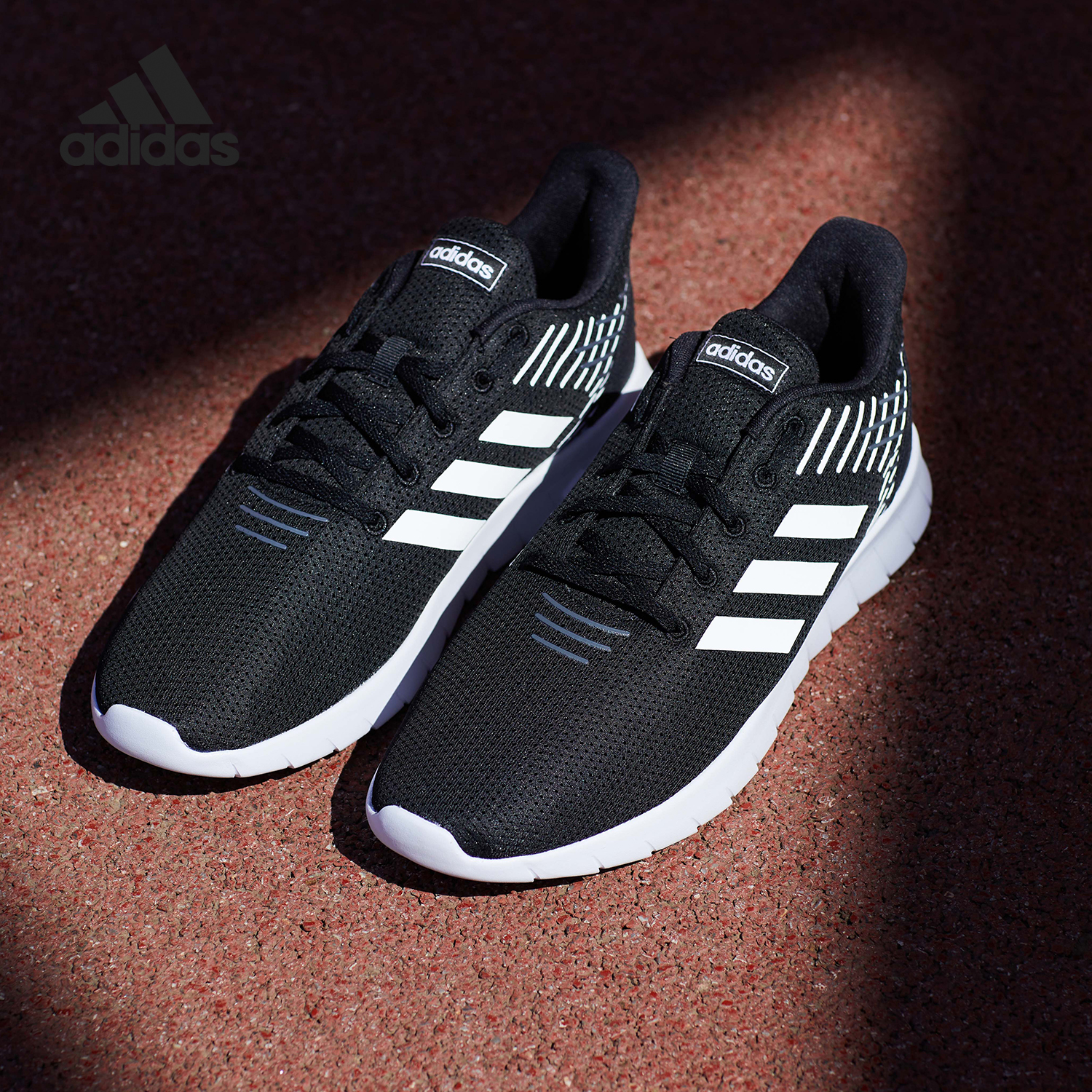 阿迪达斯男女舒适运动休闲鞋