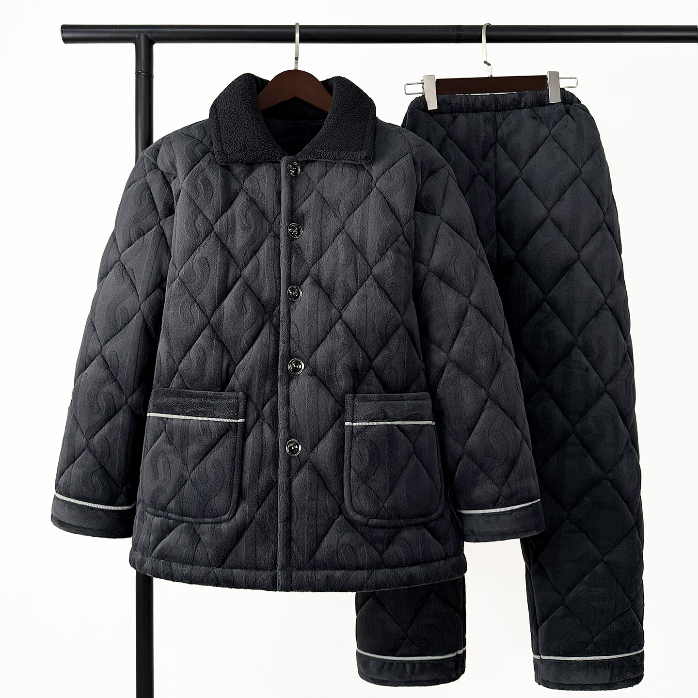 中老年睡衣秋冬季保暖三层加绒加厚夹棉家居服珊瑚绒爸爸套装新款