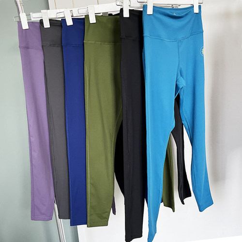 瑜伽裤透气颜色多有大码