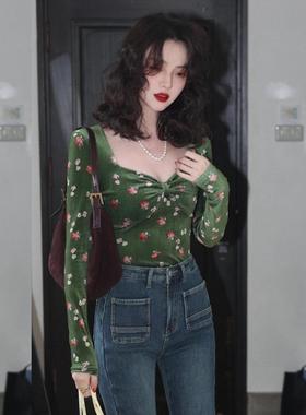 法国覆古绿色碎花方领女士春新款修身长袖t恤别致美丽上衣1229w