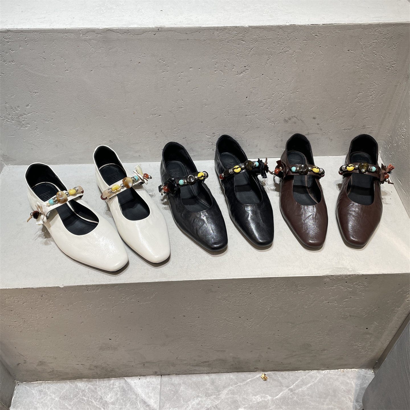 欧洲站2026早春新品真皮女鞋百搭时尚油蜡面方头浅口钉珠低跟单鞋,女鞋,浅口单鞋,淘宝优惠券,粉丝福利购,淘宝优惠卷