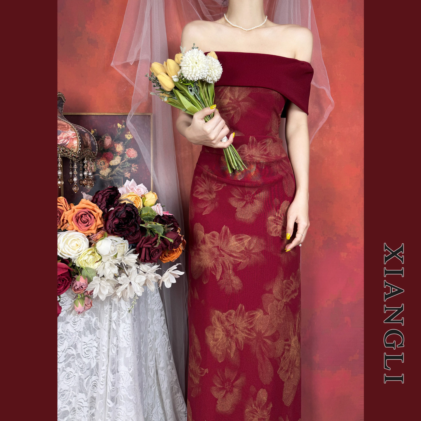 巷里法式复古一字肩红色连衣裙女夏短袖气质显瘦订婚敬酒礼服长裙