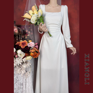 巷里法式 复古连衣裙秋冬方领赫本显瘦气质订婚登记领证小白裙礼服